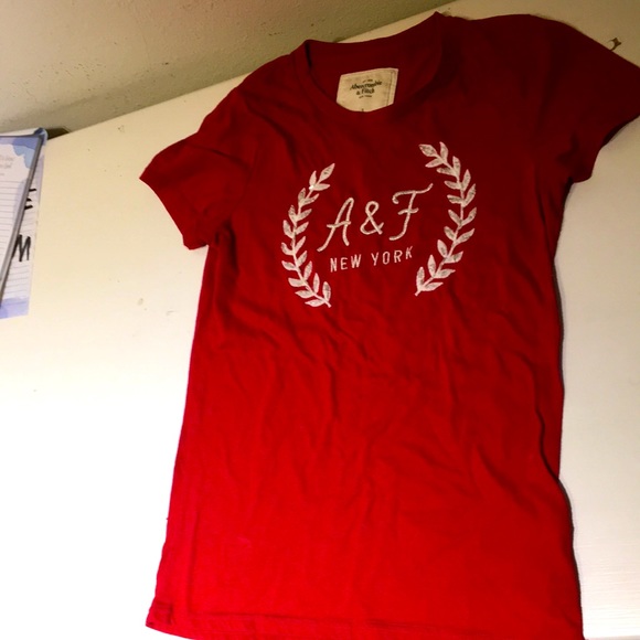 Abercrombie and Fitch t shirt - Picture 2 of 4